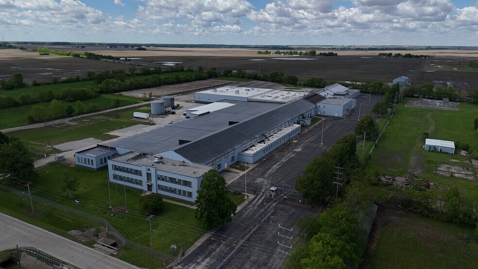 More Photos Of 1501 S 19th St, Mattoon Warehouse For Lease