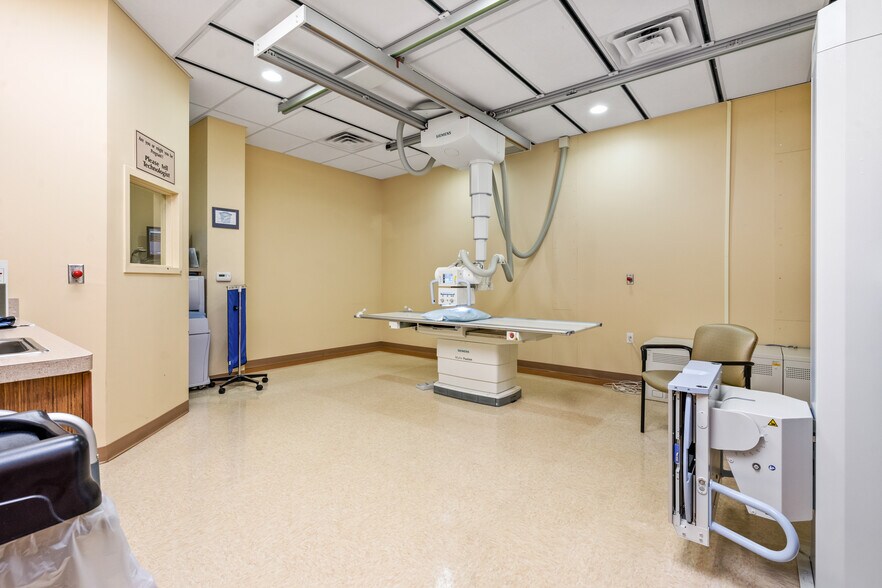 More Photos Of 77-87 Glade Dr, Kittanning Flex For Sale