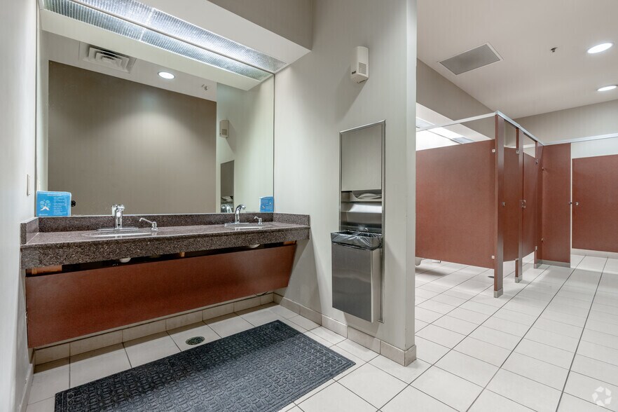 More Photos Of 2850 Lake Vista Dr, Lewisville Office Residential For Lease