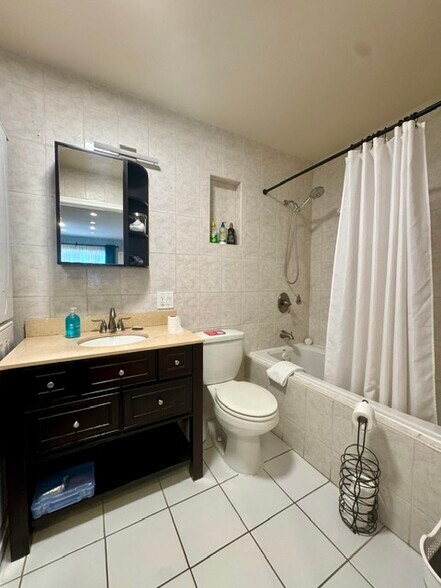 More Photos Of 300 Georgia St, Hollywood Apartments For Sale