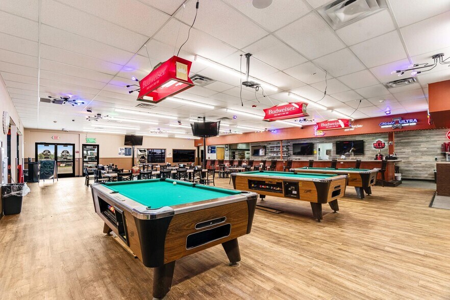 More Photos Of 3610 N Main St, Paris Restaurant For Sale