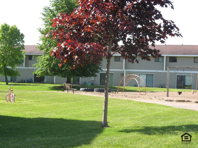 More Photos Of 2701 11th Ave, Anoka Apartments For Sale