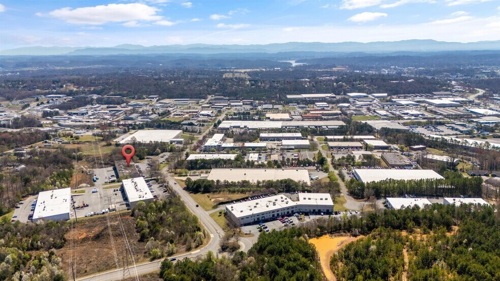 More Photos Of 1820 Midpark Rd, Knoxville Light Distribution For Lease