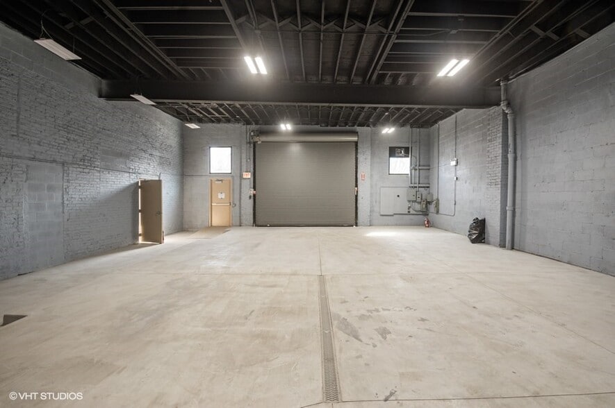 More Photos Of 1015 W Grand Ave, Chicago Storefront Retail Office For Lease