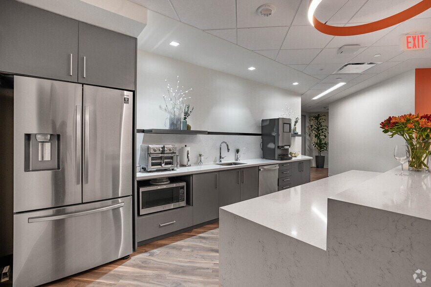 More Photos Of 1530 Wilson Blvd, Arlington Office For Lease