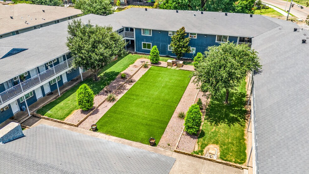 More Photos Of 4950 Live Oak St, Dallas Apartments For Sale
