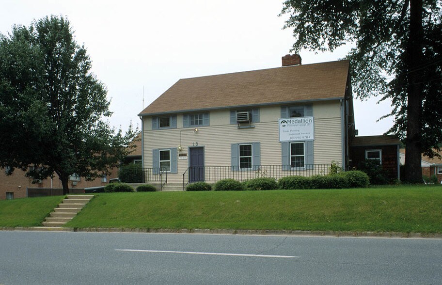 More Photos Of 13 E Deer Park Dr, Gaithersburg Office For Lease