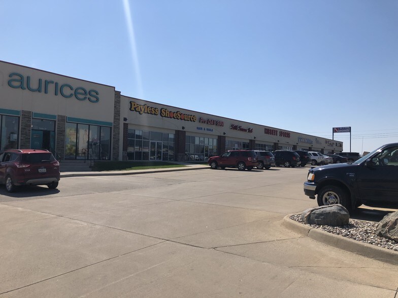 More Photos Of 111 Sale Barn Rd, Storm Lake Unknown For Lease