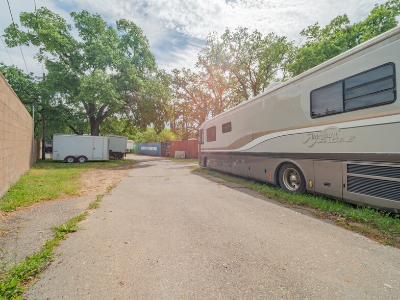 More Photos Of 5124 Walnut Ave, Sacramento Warehouse For Sale