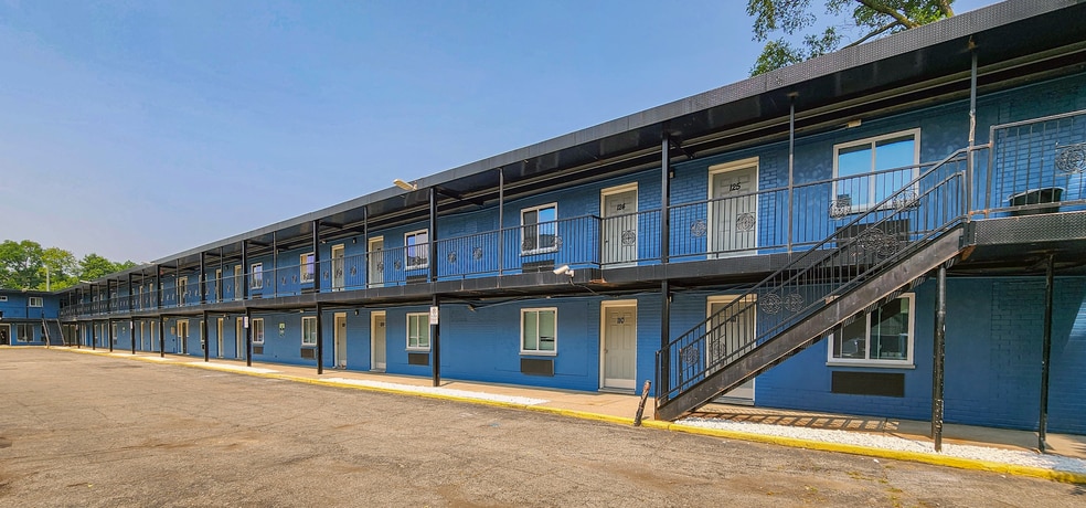 More Photos Of 16866 Telegraph Rd, Detroit Hotel For Sale