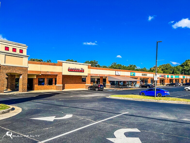 More Photos Of 923-995 Maple St, Carrollton General Retail For Lease
