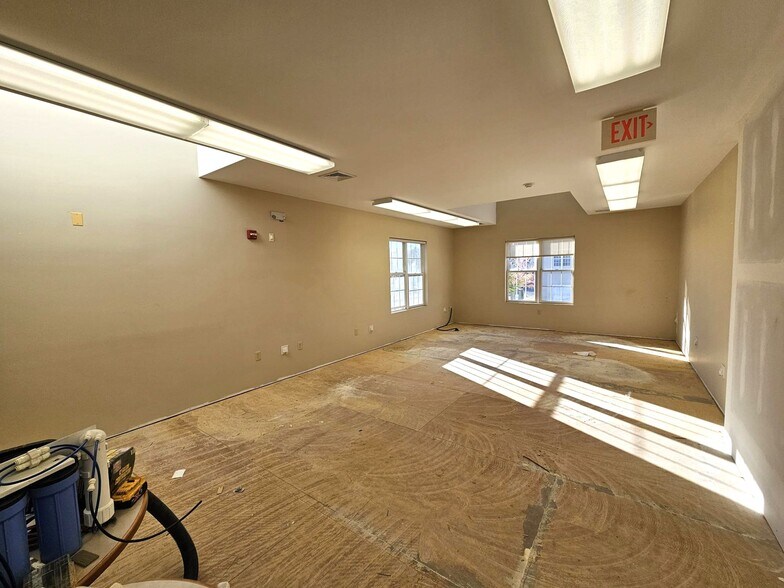 More Photos Of 5 Walter E Foran Blvd, Flemington Medical For Lease