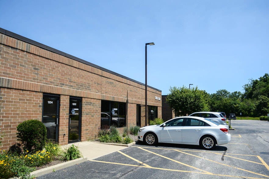 More Photos Of 1200-1228 Allanson Rd, Mundelein Warehouse For Sale