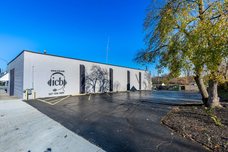 More Photos Of 6 S Smithville Rd, Dayton Office For Sale