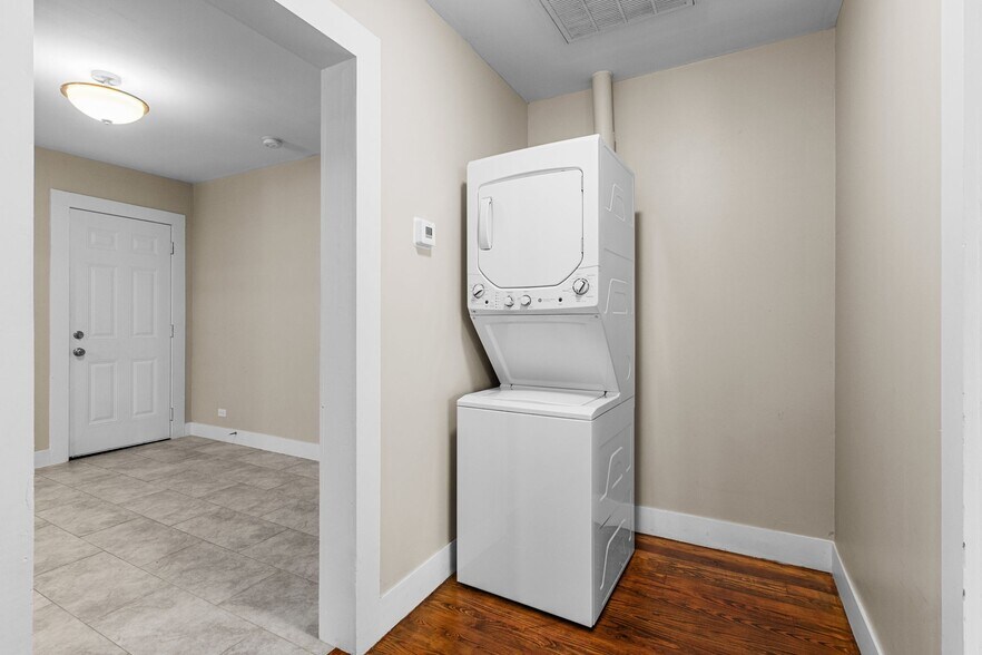 More Photos Of 409 E Austin St, Bellville Apartments For Sale