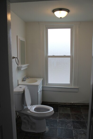 More Photos Of 2806 S Brentwood Blvd, Saint Louis Office For Sale