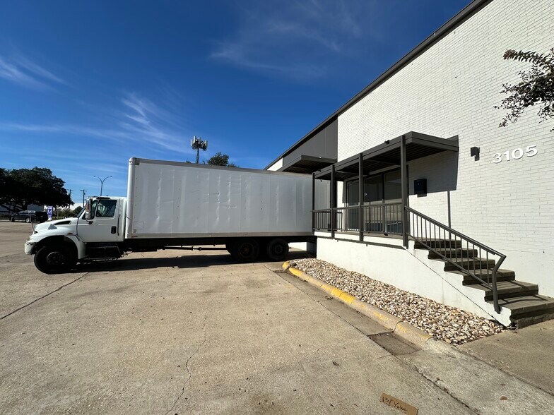 More Photos Of 3101-3109 E Avenue E, Arlington Distribution For Lease