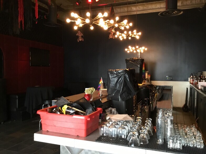 More Photos Of 414-416 W 4th St, Santa Ana Office For Sale