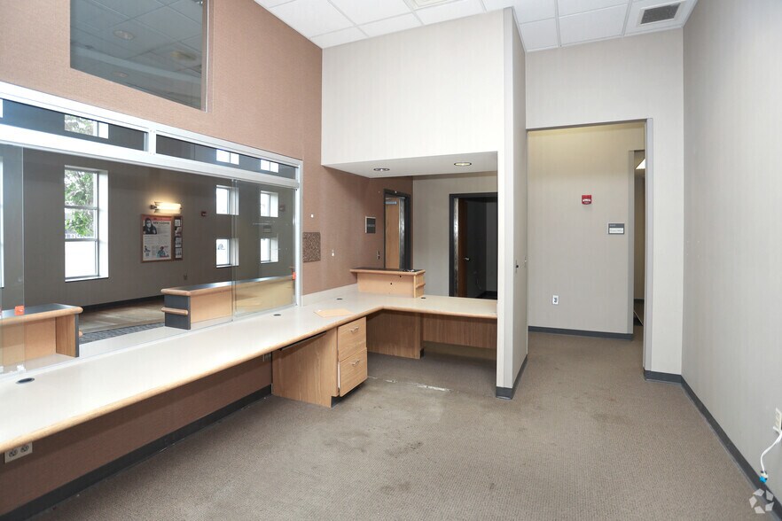More Photos Of 800 S Tillotson Ave, Muncie Medical For Sale