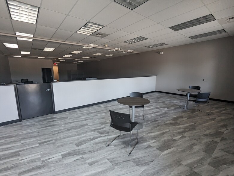 More Photos Of 7528A Pershing Blvd, Kenosha General Retail For Lease