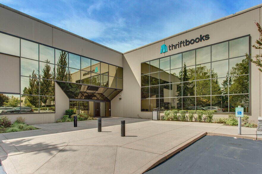 Primary Photo Of 18300 Cascade Ave S, Tukwila Office For Lease