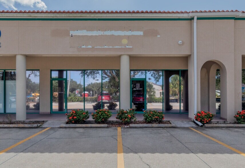 More Photos Of 8620 S Tamiami Trl, Sarasota Storefront Retail Office For Lease