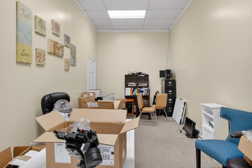More Photos Of 104-110 S Hill Ave, South Hill Office Residential For Sale