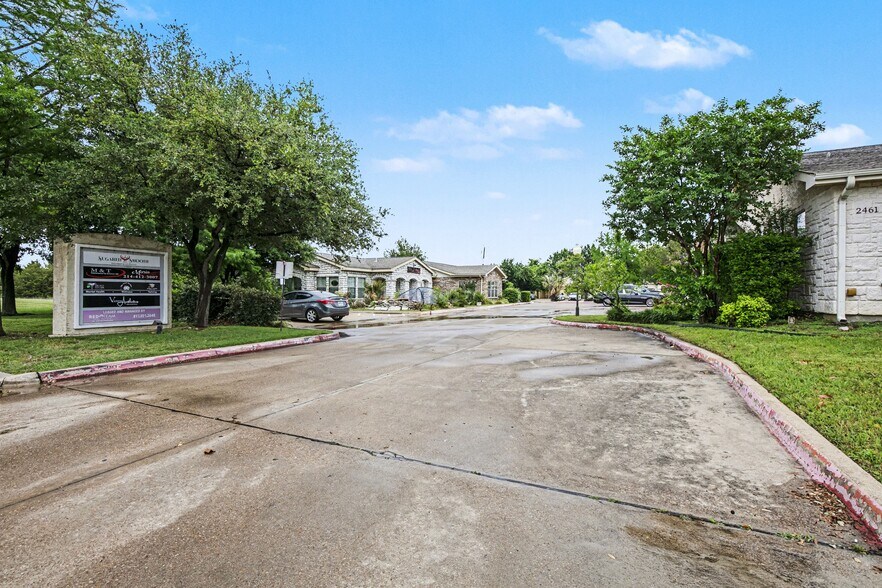 More Photos Of 2451-2461 Robinson Rd, Grand Prairie Medical For Sale