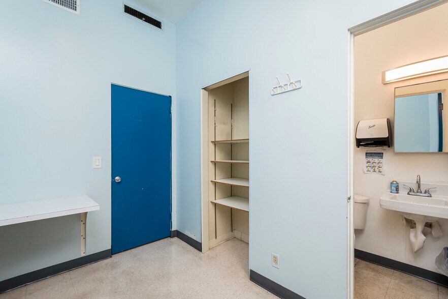 More Photos Of 1533 Alamitos Ave, Long Beach Medical For Lease