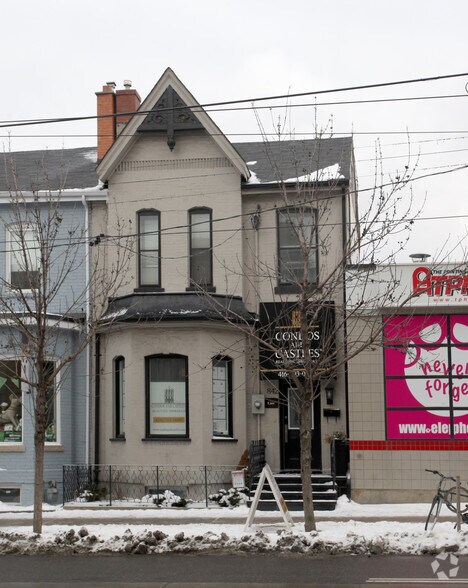 More Photos Of 842 King St W, Toronto Office Residential For Lease