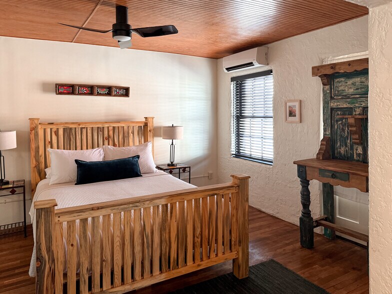 More Photos Of 516 Austin St, Truth Or Consequences Hotel For Sale