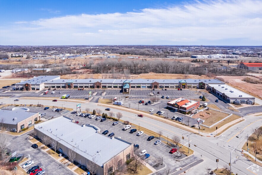More Photos Of 1758-1920 N Casaloma Dr, Appleton Unknown For Lease