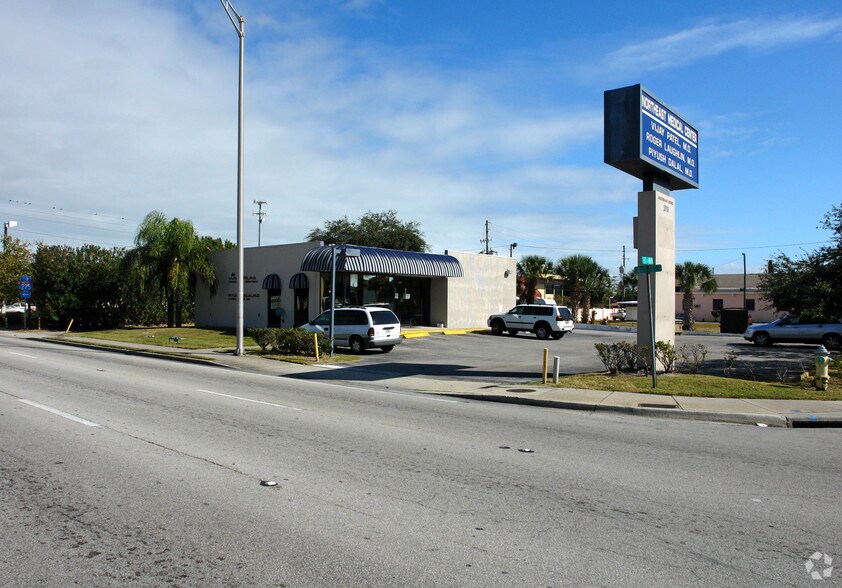 More Photos Of 3701 4th St N, Saint Petersburg Medical For Lease