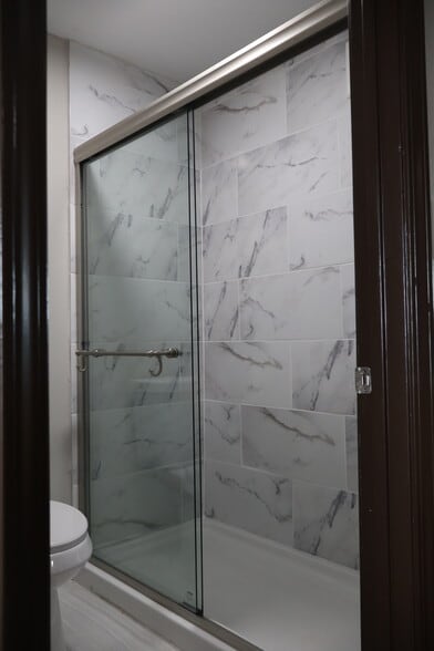 More Photos Of 3521 Lake City Hwy, Warsaw Hotel For Sale