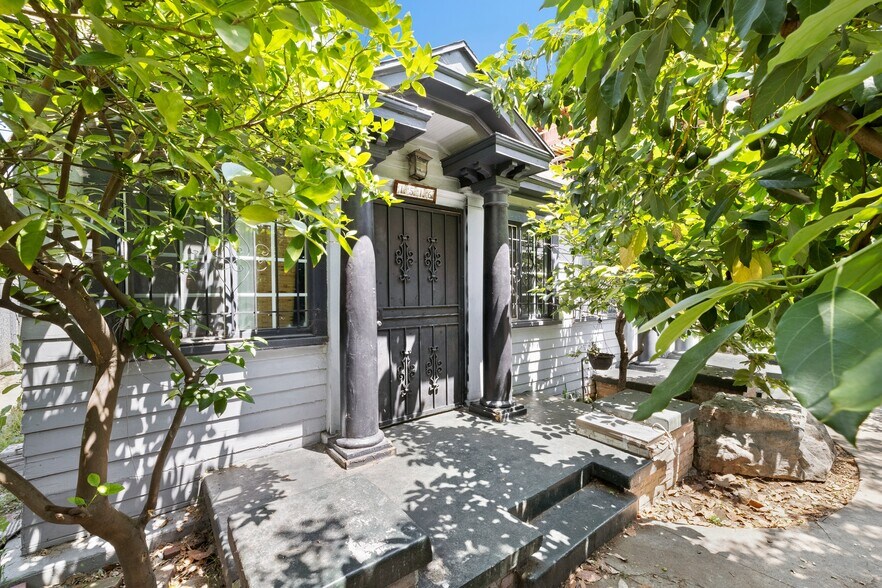 More Photos Of 1514 La Baig Ave, Los Angeles Land For Sale