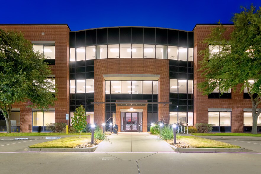 More Photos Of 17655 Waterview Pky, Dallas Unknown For Lease