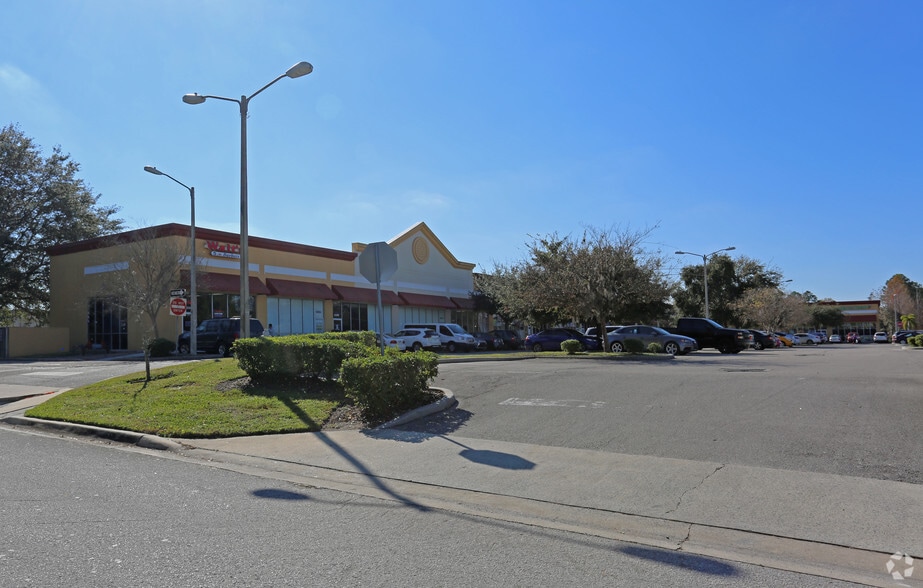 More Photos Of 2200-2272 W Columbia Ave, Kissimmee General Retail For Sale