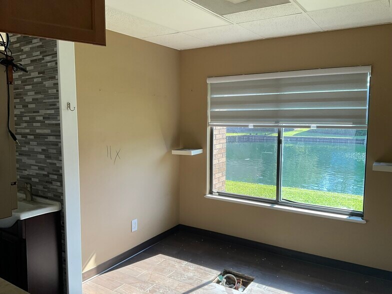 More Photos Of 1409 Kingsley Ave, Orange Park Medical For Sale