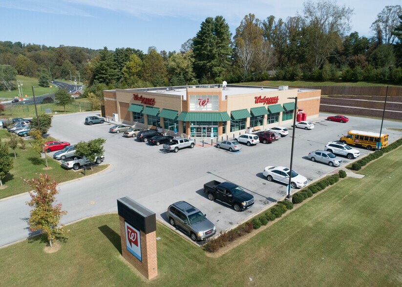 More Photos Of 531 E Jackson Blvd, Jonesborough Drugstore For Sale