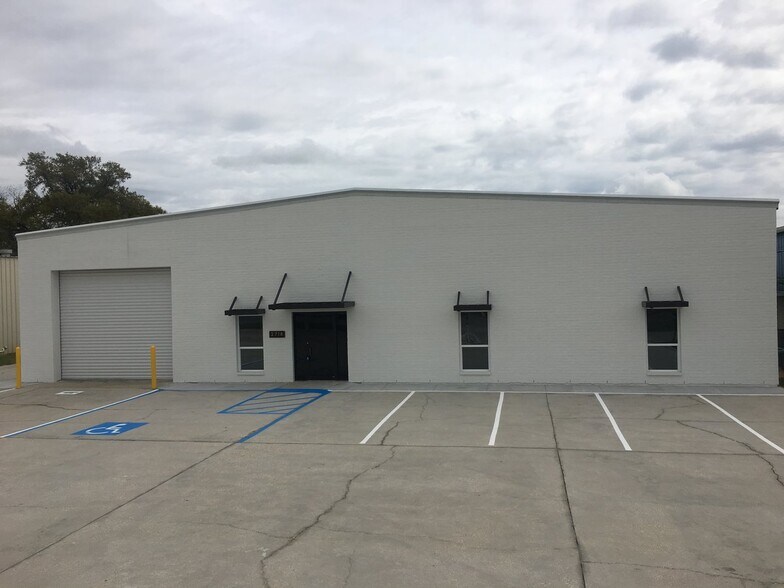 More Photos Of 2718 Ruby St, Gonzales Light Distribution For Sale