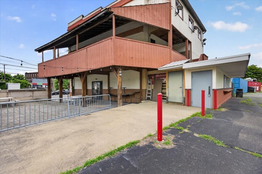 More Photos Of 650-654 S Main St, Wilkes-Barre Bar For Sale