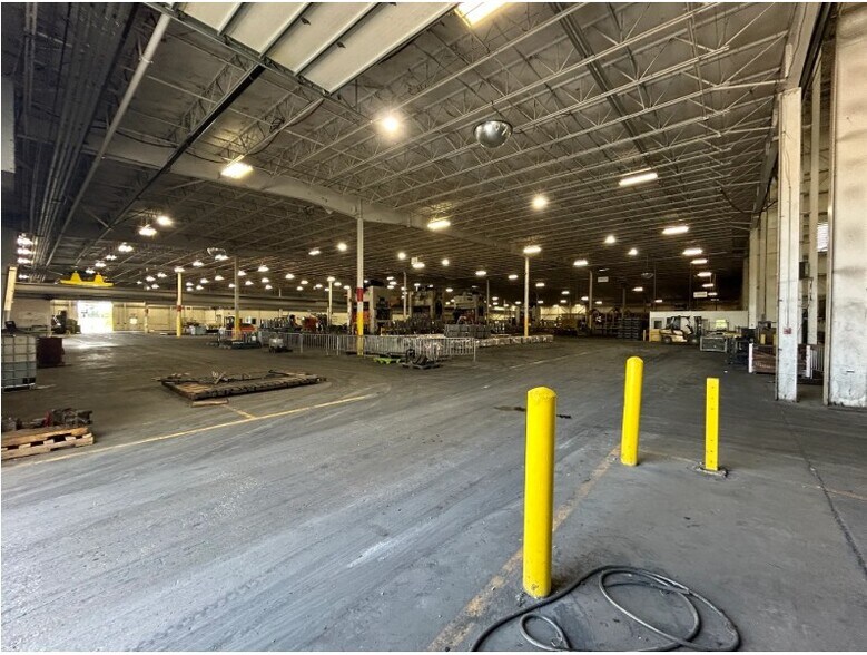 More Photos Of 119 Carroll Knicely Dr, Glasgow Warehouse For Lease