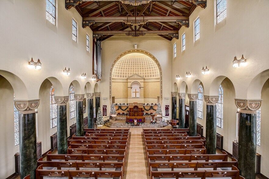 More Photos Of 1110 Guadalupe St, Austin Religious Facility For Lease