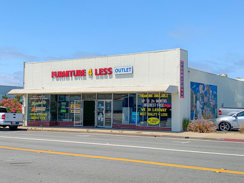 More Photos Of 1049 Broadway Ave, Seaside Storefront For Lease