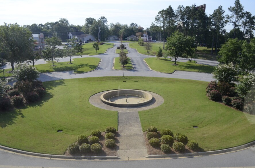 More Photos Of 6003 Veterans Pky, Columbus Office For Lease