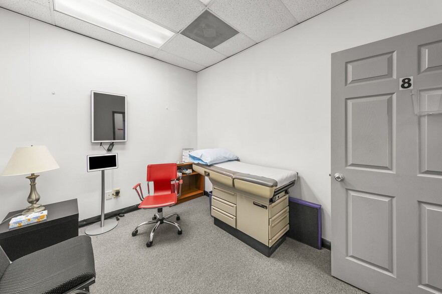 More Photos Of 1414 Ellen St, Monroe Medical For Sale