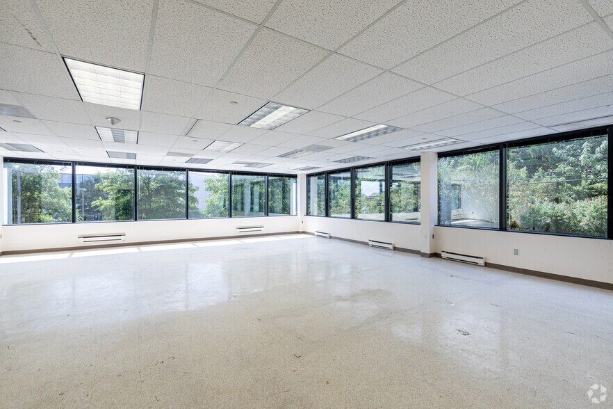 More Photos Of 5350 Shawnee Rd, Alexandria Medical For Sale