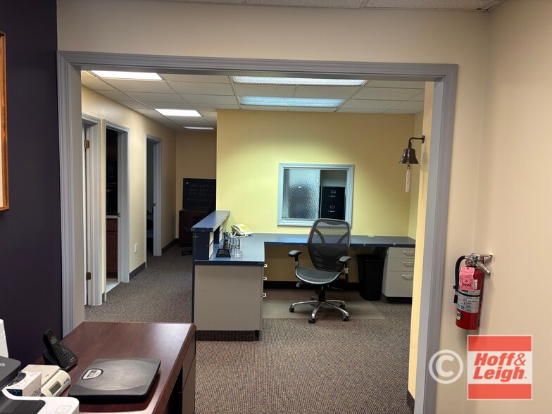 More Photos Of 8225 Brecksville Rd, Brecksville Office For Sale