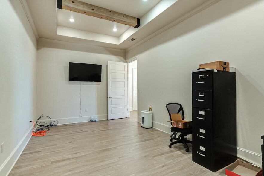 More Photos Of 2523 86 St, Lubbock Office For Lease