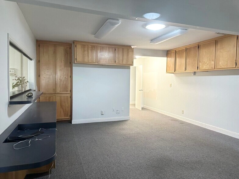 More Photos Of 970 Petit Ave, Ventura Medical For Sale